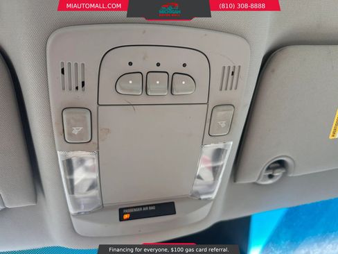 Used 2011 Buick Lucerne CXL FWD image 18