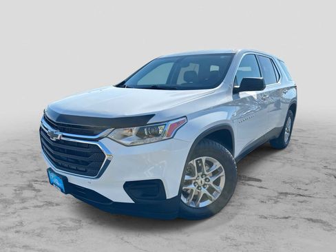 Used 2021 Chevrolet Traverse LS image 1