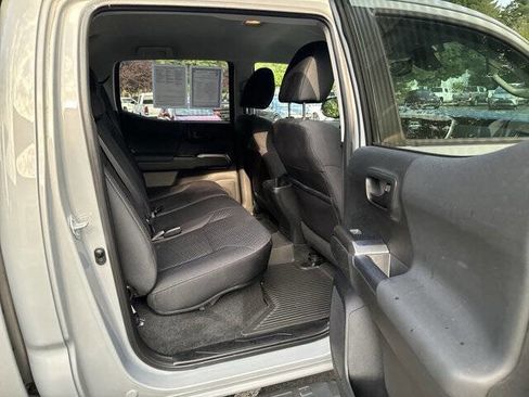 Used 2021 Toyota Tacoma SR5 w/ Trail Edition image 9