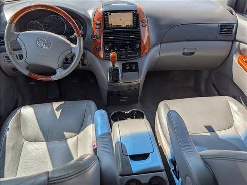 Used 2009 Toyota Sienna XLE Limited FWD image 17