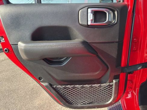 Used 2021 Jeep Wrangler Unlimited Sahara AWD/4WD image 19