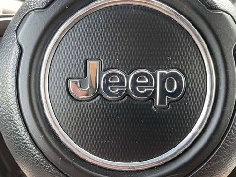 Used 2018 Jeep Wrangler Unlimited Sport AWD/4WD image 28