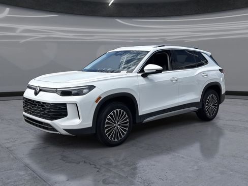 New 2026 Volkswagen Tiguan S AWD/4WD image 1