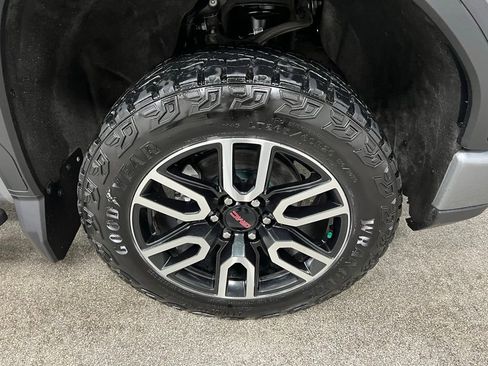 Used 2024 GMC Sierra 1500 AT4 w/ Technology Package image 21