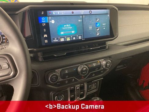 Used 2025 Jeep Wrangler Unlimited Sport AWD/4WD image 2