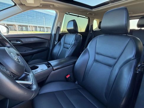 Used 2023 Nissan Rogue SV w/ SV Premium B Package image 28