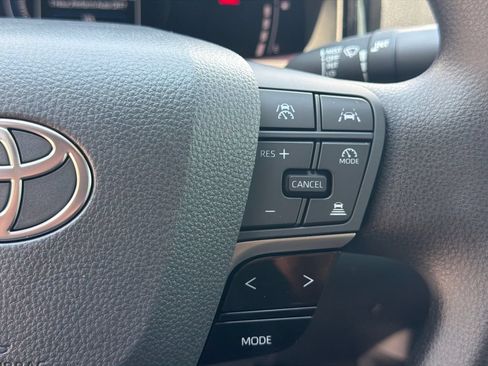 New 2026 Toyota Camry Hybrid FWD image 26