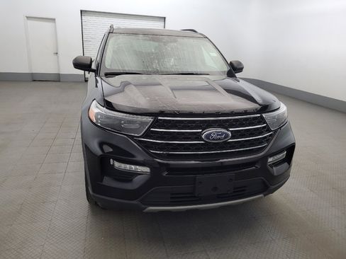 Used 2020 Ford Explorer XLT w/ Equipment Group 202A AWD/4WD image 14