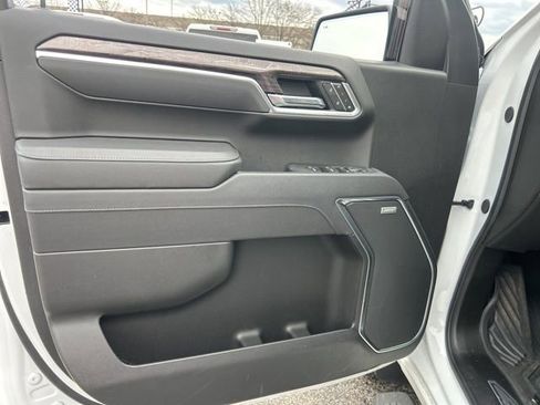 Used 2025 Chevrolet Silverado 1500 LTZ w/ LTZ Premium Package image 11