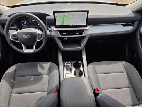 New 2026 Ford Explorer Active RWD image 9