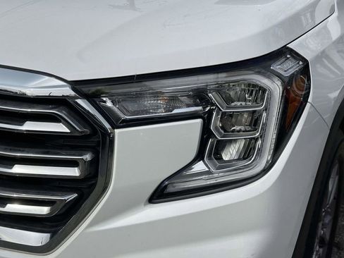 Used 2023 GMC Terrain SLT image 8