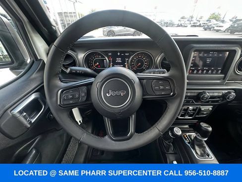 Used 2023 Jeep Gladiator Sport AWD/4WD image 16