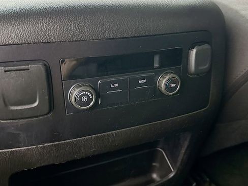 Used 2016 Chevrolet Suburban LS RWD image 25