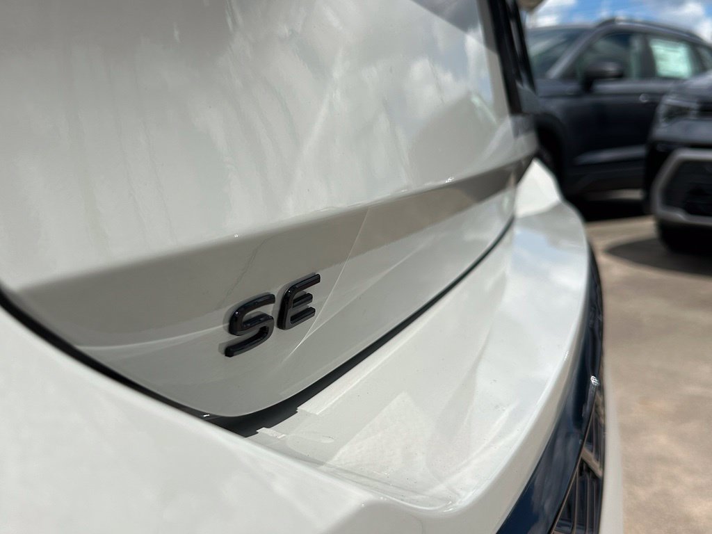New 2026 Volkswagen Tiguan SE R-Line FWD image 46