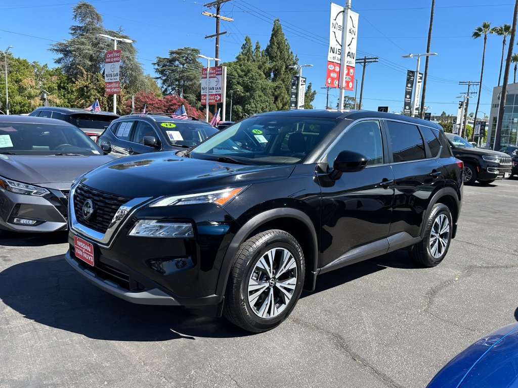 Used 2023 Nissan Rogue SV FWD image 2
