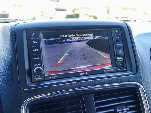 Used 2014 Dodge Grand Caravan R/T image 22