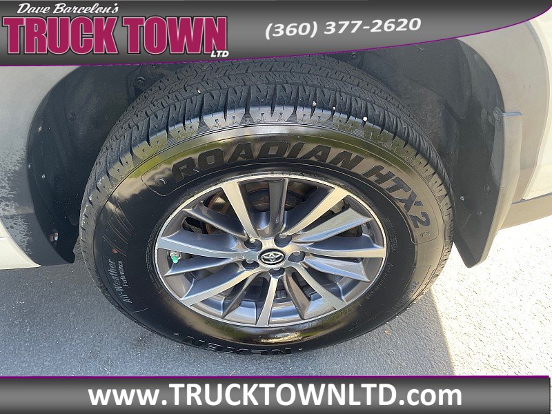 Used 2018 Toyota Highlander XLE AWD/4WD image 39