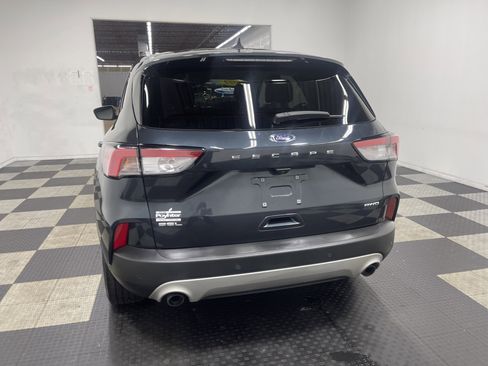 Used 2022 Ford Escape SEL w/ Technology Package image 3