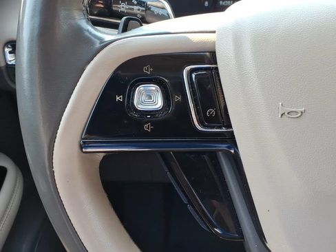 Used 2022 Lincoln Corsair AWD w/ Premium Package image 7