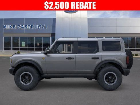 New 2025 Ford Bronco Badlands image 3