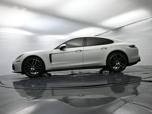 Certified 2023 Porsche Panamera Platinum Edition image 49