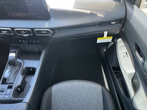 New 2027 Nissan Sentra SV w/ Floor Mat Package FWD image 15