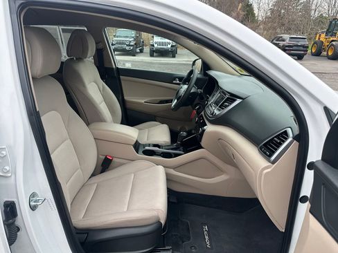 Used 2017 Hyundai Tucson SE AWD/4WD image 29