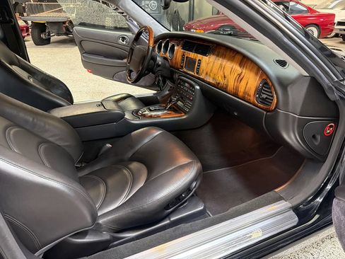 Used 2005 Jaguar XK8 Coupe RWD image 25
