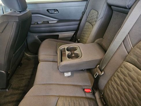 New 2026 Nissan Pathfinder SV w/ SV Premium Package AWD/4WD image 28