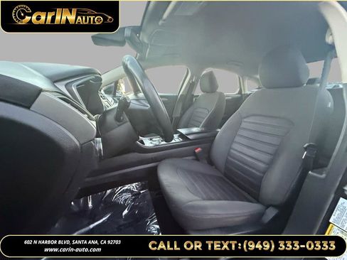 Used 2020 Ford Fusion SE image 10