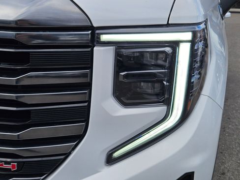 Used 2023 GMC Sierra 1500 AT4 w/ AT4 Preferred Package image 10