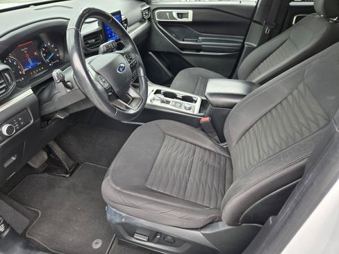 Used 2020 Ford Explorer XLT AWD/4WD image 15