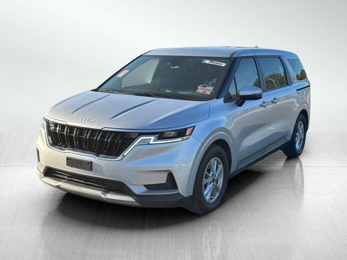 Used 2023 Kia Carnival LX FWD image 3