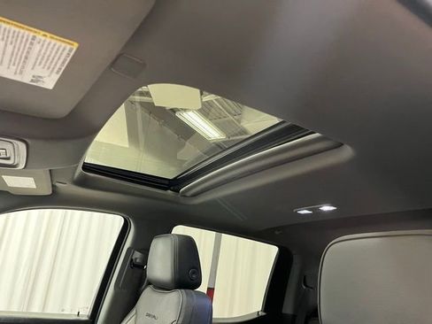 Used 2022 GMC Sierra 1500 Denali w/ Denali Reserve Package image 14