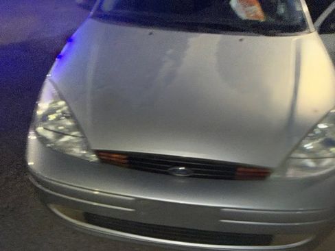 Used 2001 Ford Focus SE FWD image 2