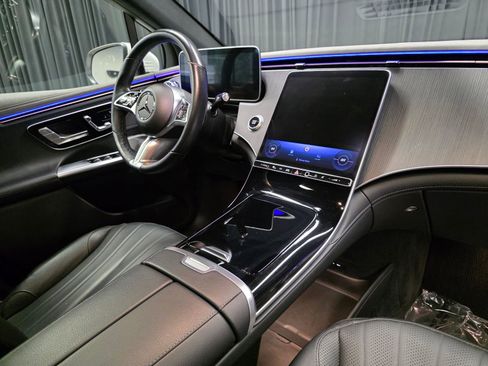 Used 2023 Mercedes-Benz EQE 500 4MATIC SUV w/ Exclusive Trim Package image 41