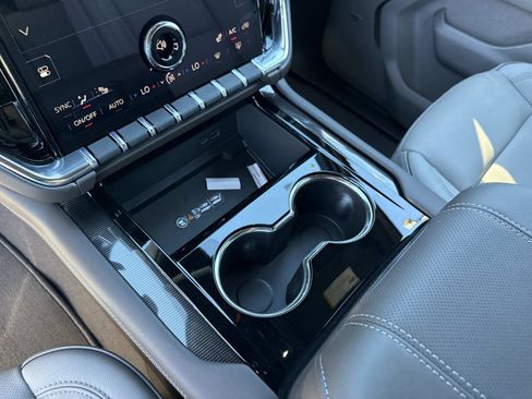 New 2026 GMC Yukon XL Elevation image 22