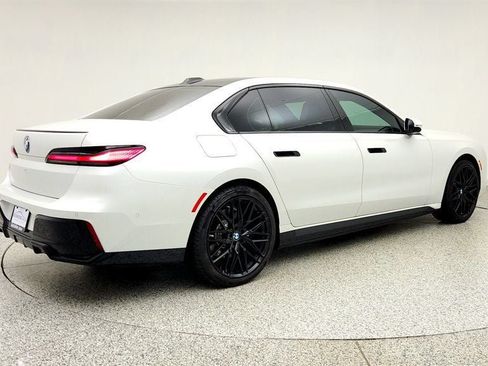 Used 2023 BMW i7 xDrive60 AWD/4WD image 5