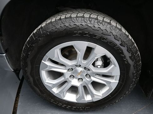 Used 2024 Chevrolet Silverado 1500 LTZ AWD/4WD image 9