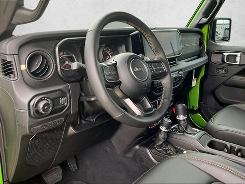 Used 2025 Jeep Wrangler Unlimited Rubicon 392 AWD/4WD image 10