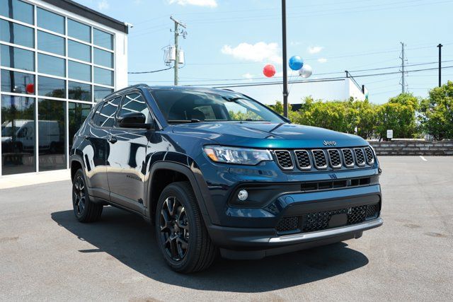 New 2026 Jeep Compass Latitude AWD/4WD image 3