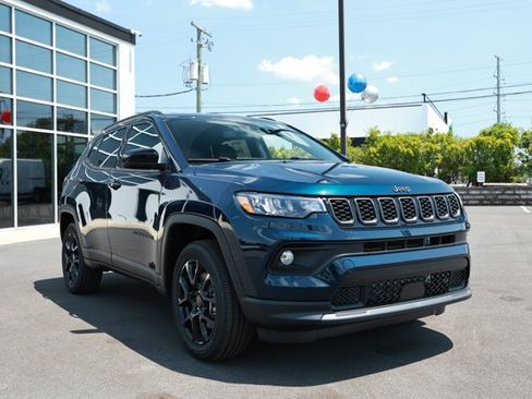New 2026 Jeep Compass Latitude AWD/4WD image 3