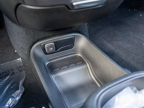 New 2026 Chrysler Pacifica Select image 26