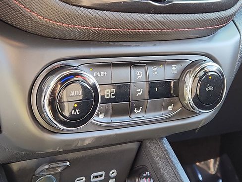 Used 2023 Chevrolet TrailBlazer RS w/ Convenience Package image 15