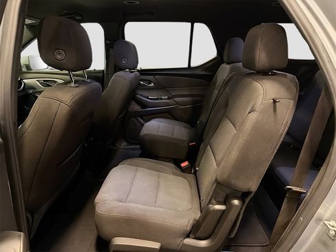 Used 2023 Chevrolet Traverse LT image 25