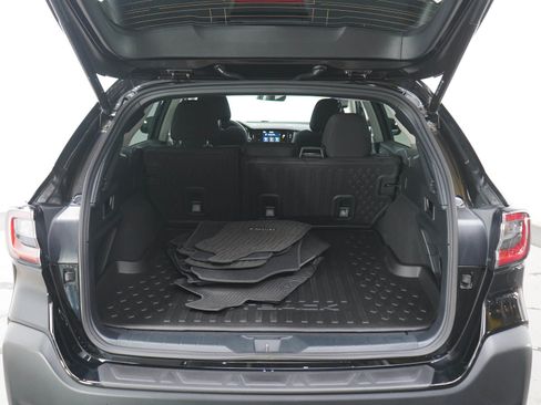 Used 2025 Subaru Outback Premium AWD/4WD image 16