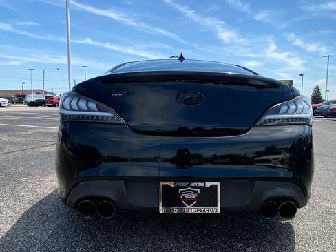 Used 2015 Hyundai Genesis 3.8 RWD image 5