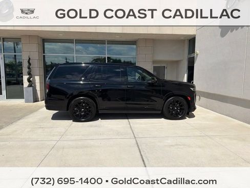 Certified 2023 Cadillac Escalade Sport w/ LPO, ONYX Package AWD/4WD image 4