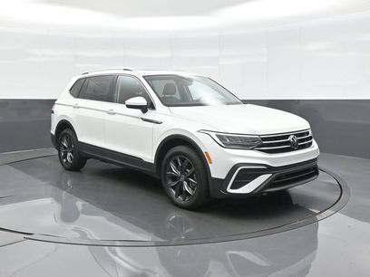 Used 2023 Volkswagen Tiguan SE w/ Panoramic Sunroof Package