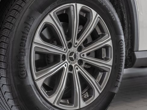Certified 2024 Mercedes-Benz GLC 300 image 29
